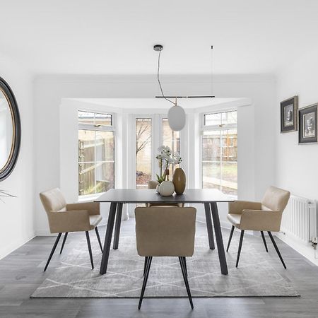 Luxurious 3 Bed House With Free Parking, Close To The Train Station & Town Брэйнтри Экстерьер фото