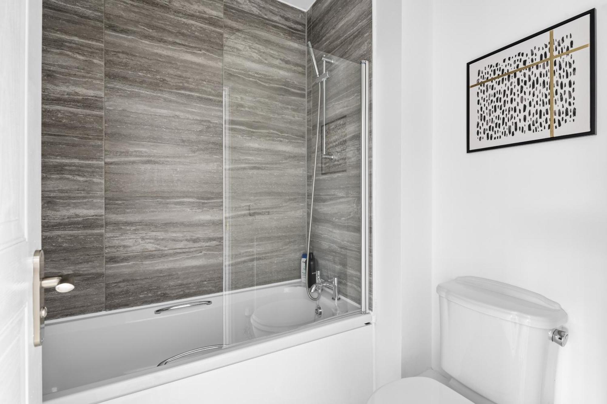 Luxurious 3 Bed House With Free Parking, Close To The Train Station & Town Брэйнтри Экстерьер фото